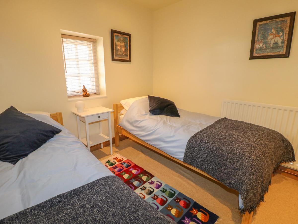 2 Miners Arms Cottages Матлок Экстерьер фото